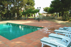 MASIA BARTOMEU Rural house between vineyards 2km from the beach, El Vendrell